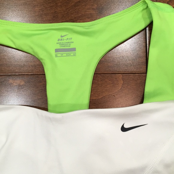 Nike sports top - Picture 5 of 7